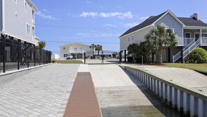 Unclassified image, 4 of 44, button - William's Wharf: Inlet Front, Dock, Pool & Steps to the Beach (Murrells Inlet)