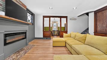 Smart TV, fireplace, offices