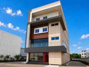Ảnh chưa phân loại, 2 trong số 16 ảnh, nút