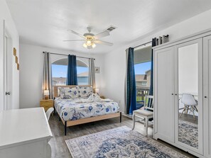Room - Shore to Please | Beach View Beauty! (Galveston)