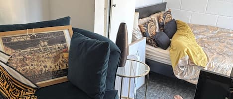 1 bedroom, iron/ironing board, WiFi (free), bed sheets