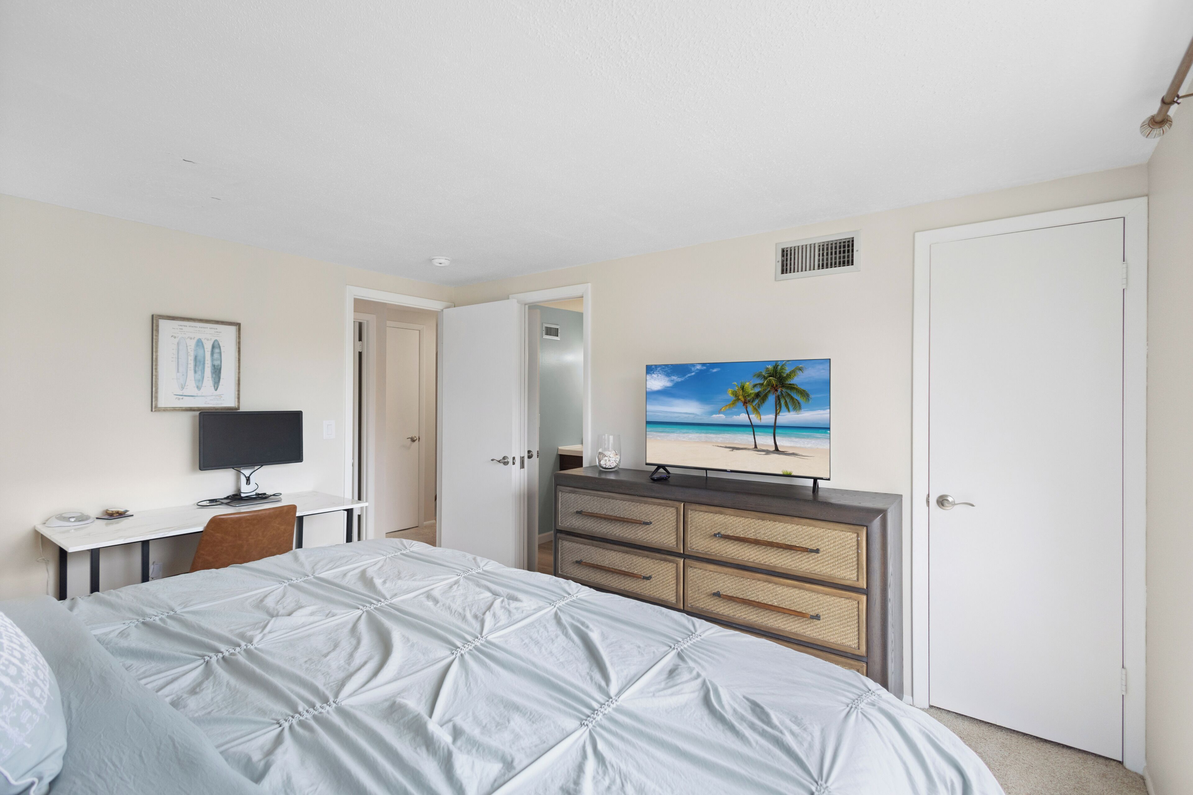 2 bedrooms, iron/ironing board, free WiFi, bed sheets