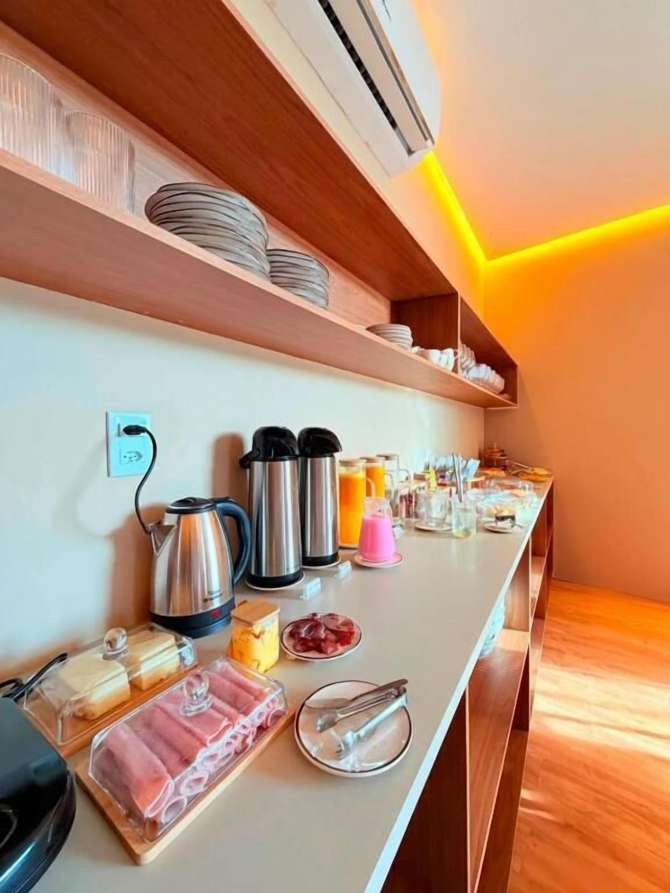 Bao gồm bữa sáng buffet hàng ngày 