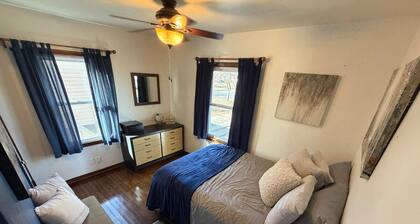 Cozy 2-bedroom home in cozy neighborhood on Southwest Springfield