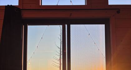 Cabin on the Marsh (Glamping)