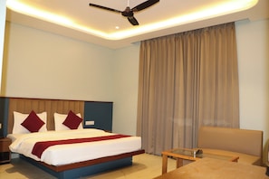 Deluxe Room | Desk, laptop workspace, free WiFi - Hotel Castillo Inn (Jaipur)