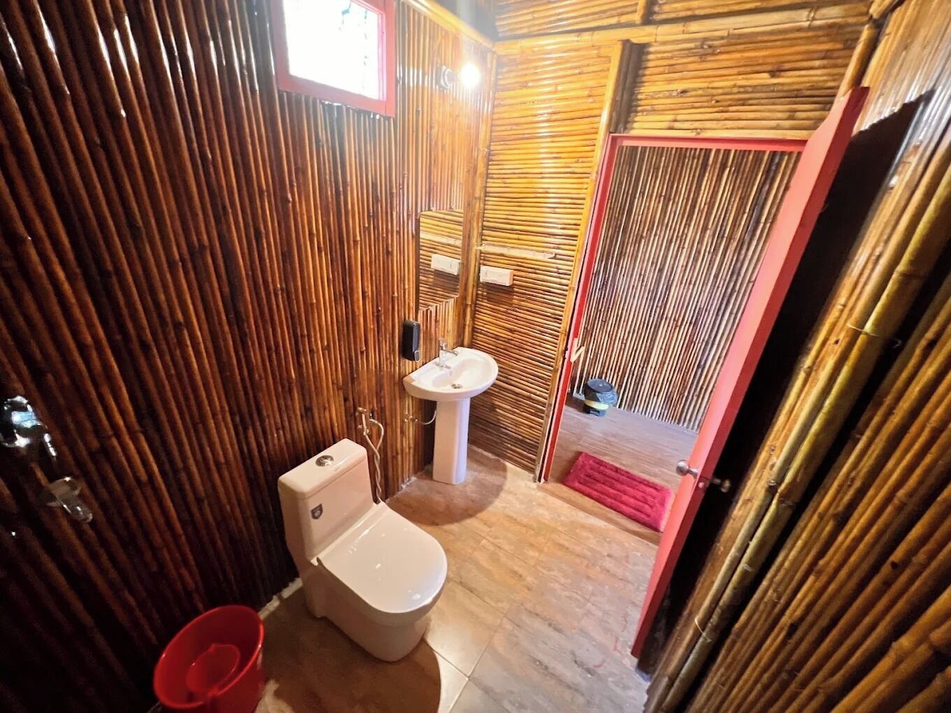 Bruser, håndklæder, Sæbe, Toiletpapir