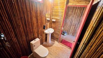 Bruser, håndklæder, Sæbe, Toiletpapir
