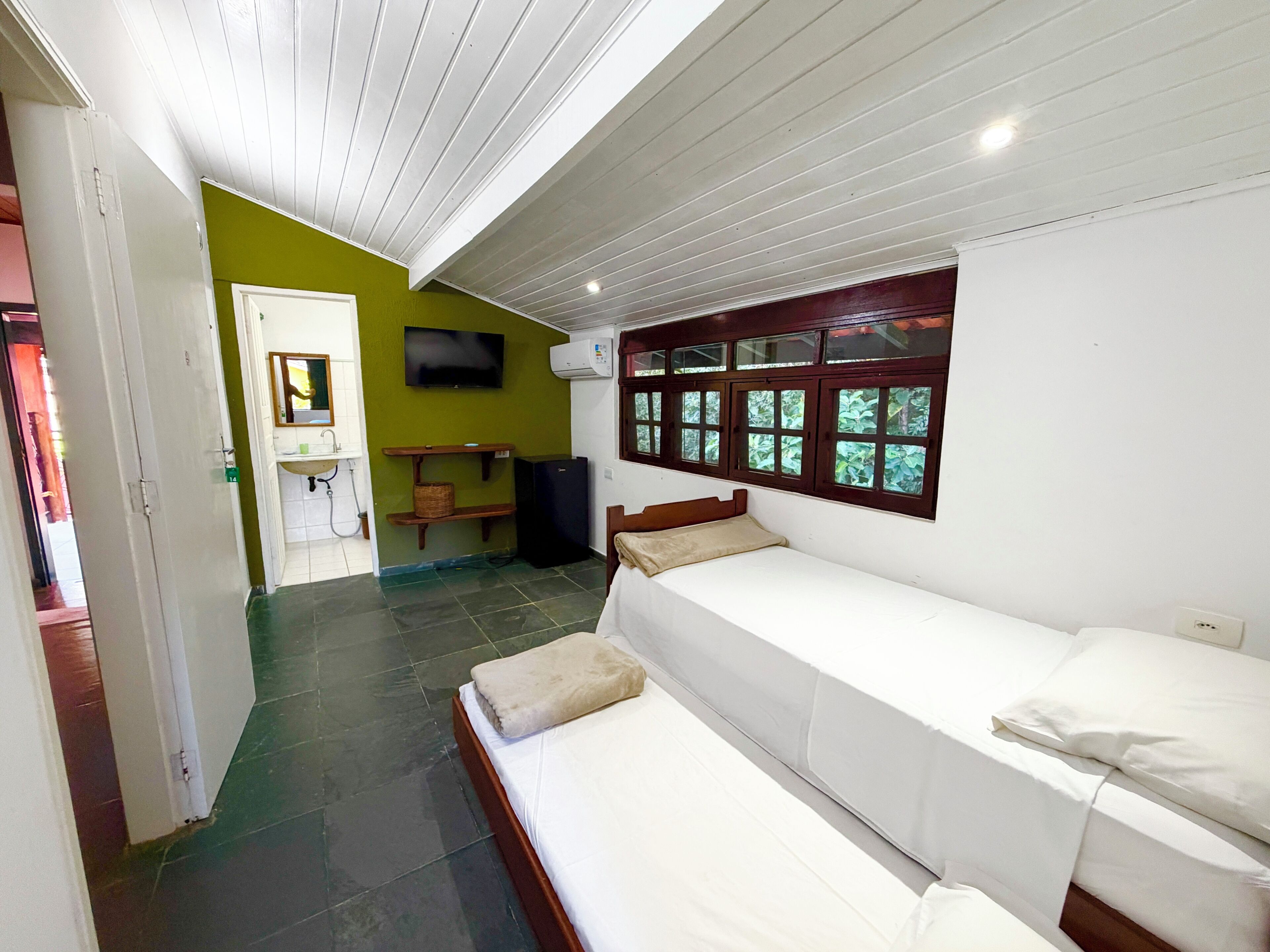 Comfort Quadruple Room | Desk, WiFi (free)