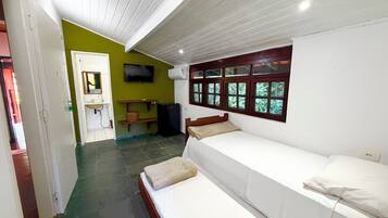 Comfort Quadruple Room | Desk, WiFi (free)