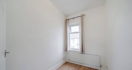 Cosy Hartlepool Home, Sleeps 5, Pet Friendly, Wifi