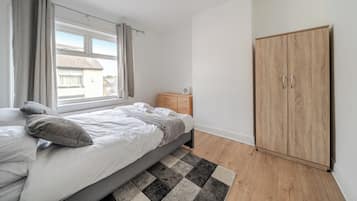 2 bedrooms, WiFi (free), bed sheets