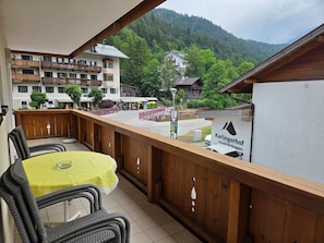Apartment | Balcony - Modern Holiday Apartment Near Lake Achensee (Achenkirch)