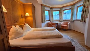 Apartment | 2 bedrooms, individually furnished, bed sheets
