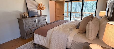 WiFi (free), bed sheets