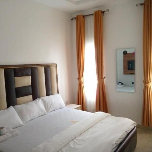 CARTWRIGHT SUITES AND LOUNGE