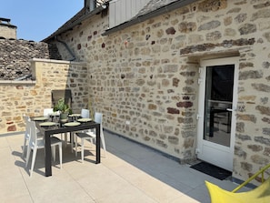Outdoor dining - Vrbo Property (La Canourgue)