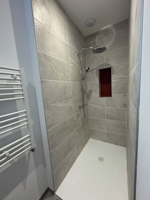 Bathroom - Vrbo Property (La Canourgue)