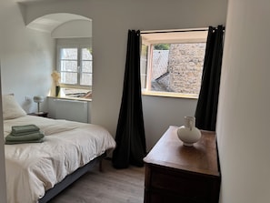 Room - Vrbo Property (La Canourgue)