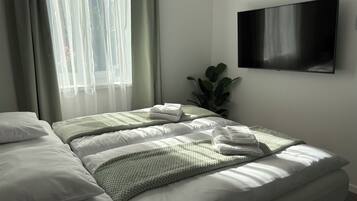 WiFi, bed sheets