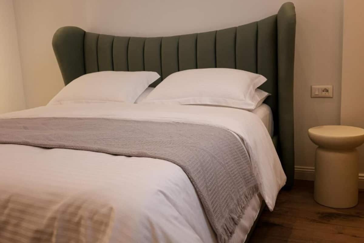 Chambre Double Supérieure, vue cour intérieure | Rideaux occultants, chambres insonorisées, Wi-Fi gratuit