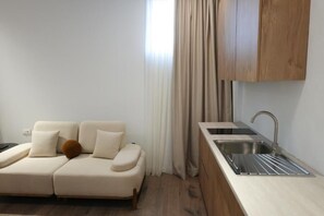 Estudi Deluxe | Interior