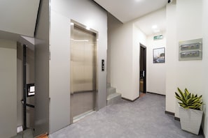 Ảnh chưa phân loại, 3 trong số 32 ảnh, nút