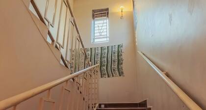 3BR villa in Wakiso with king bed, garden, wifi, dressing mirrors, power backup