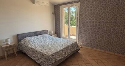 Air-Conditioned Provençal Villa with Pool - Large Terrace and Quiet Garden