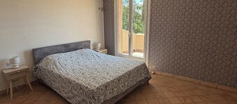 Air-Conditioned Provençal Villa with Pool - Large Terrace and Quiet Garden