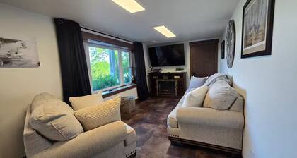 Mississippi River view. Duck Hunters Get away. 4 Bedroom, 5 bed - Sleeps 10.