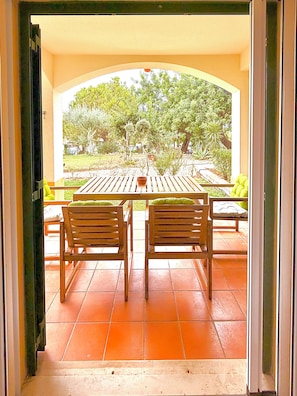 Outdoor dining - Vrbo Property (Tavira)