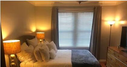Fully Furnished Condo with Updated Kitchen & In-Unit Laundry Near Hospitals