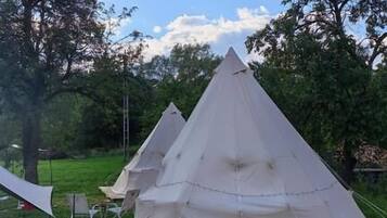 Economy Tent, Mountain View | Property grounds