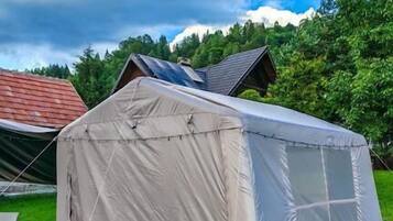 Comfort Tent, Mountain View | Property grounds