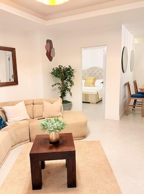 Living area - 2BR Comfy City Apartment - The Rogers (Kingston)