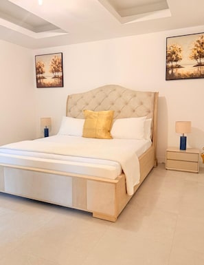 Free WiFi - 2BR Comfy City Apartment - The Rogers (Kingston)