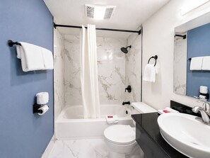 Bathroom - Golden Inn Jim Miller (Dallas)