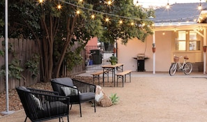 Outdoor dining - Scandi 2-bedroom house with firepit in charming Paso Robles (Paso Robles)