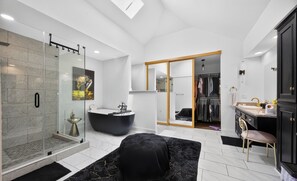 Bruser, håndklæder, Sæbe, Toiletpapir