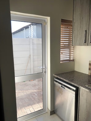 Interior - Spacious 4-bedroom house in superb Cape Town with AC (Cape Town)