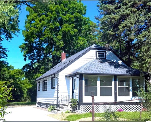 Newly Renovated 4BR Family Home Near Auburn Hills