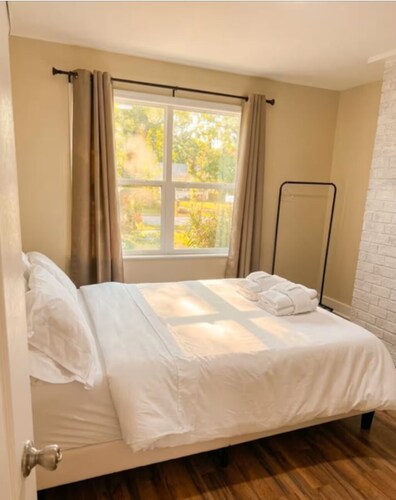 Stylish 1BR Retreat in Moncks Corner