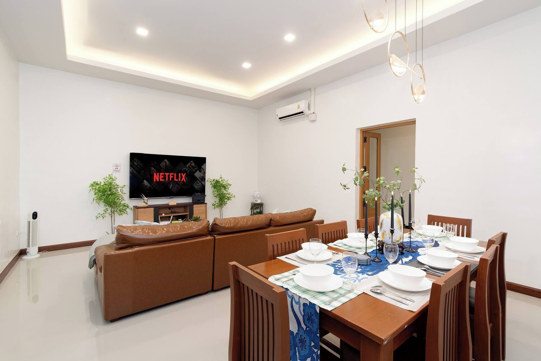 บ้านพัก, 3 ห้องน  อน, พร้อมสิ่งอำนวยความสะดวกสำหรับผู้พิการ, ลานระเบียง | ห้องรับประทานอาหาร