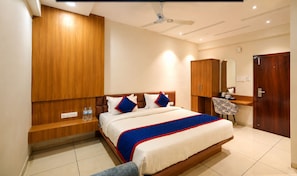 Deluxe Room, City View | Desk, laptop workspace, WiFi (free) - Hotel Srinivasa Premier Indore (Indore)