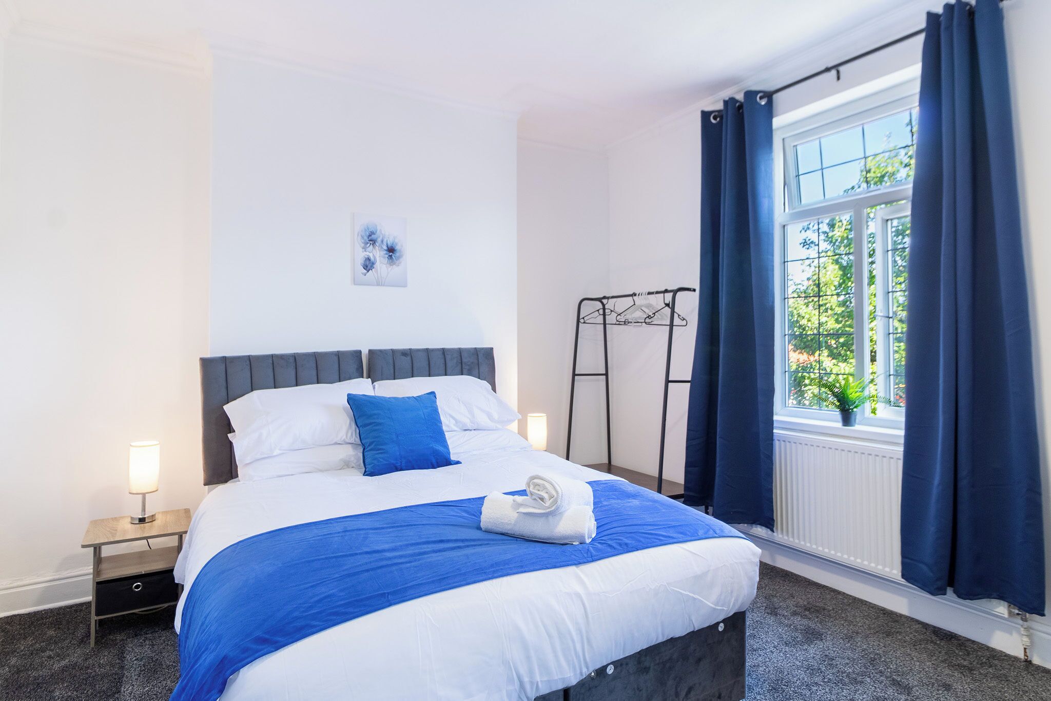 4 bedrooms, iron/ironing board, WiFi, bed sheets