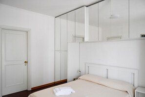 Room - Vacation Rental on Via Jappelli in Abano Terme (Abano Terme)