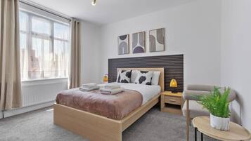 5 bedrooms, iron/ironing board, free WiFi, bed sheets