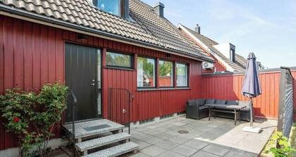 Spacious villa in a quiet and child-friendly area in central Söderhamn.