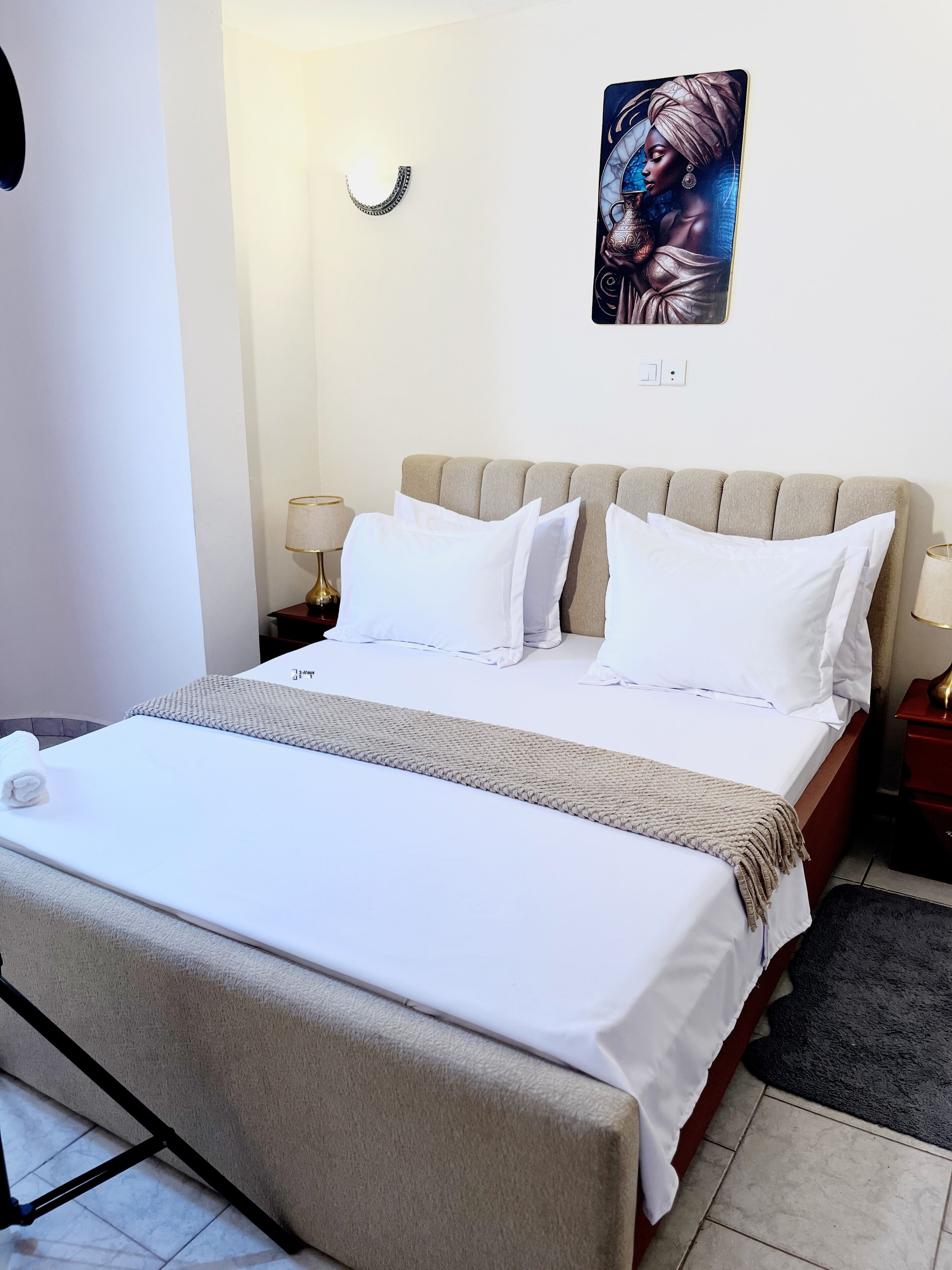 Iron/ironing board, WiFi, bed sheets